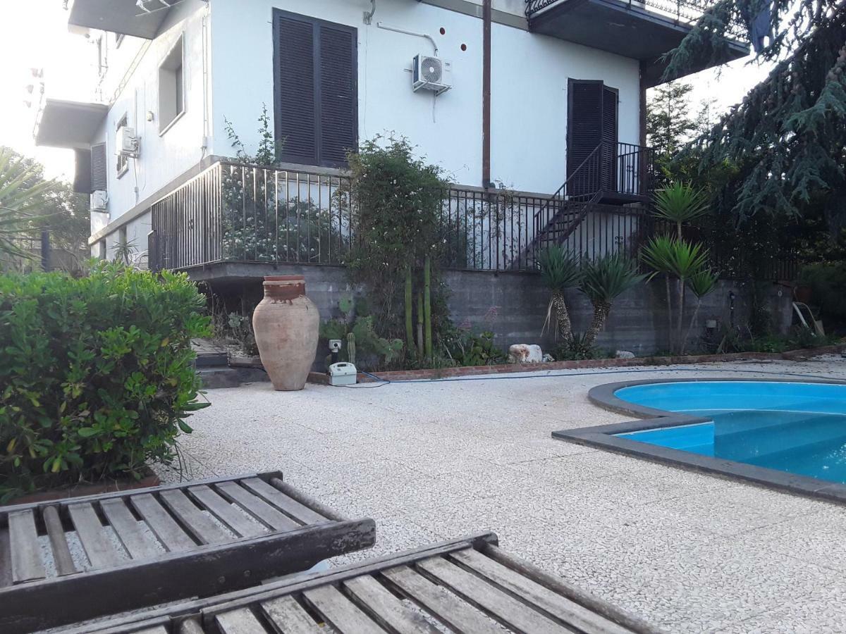 Etna Petit Relais Bed & Breakfast Nicolosi Exterior photo